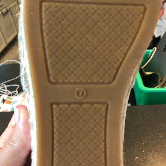 Tory Burch White Leather Espadrilles Size 7 - Picture 10 of 11